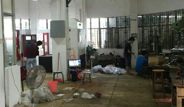 廠內(nèi)設(shè)施 廠內(nèi)設(shè)施