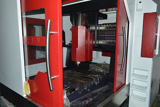 鋁合金雕銑機(jī)一臺(tái)出貨至江門(mén)地區(qū)